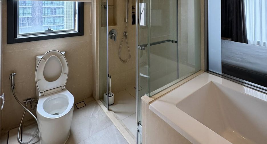 For rent 2 bedrooms condo in Watthana, Bangkok