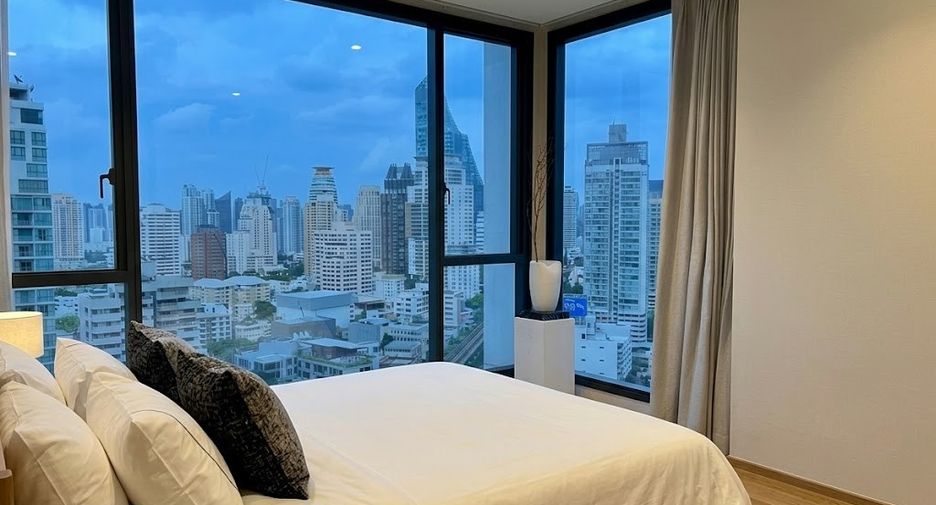 For rent 2 bedrooms condo in Khlong Toei, Bangkok