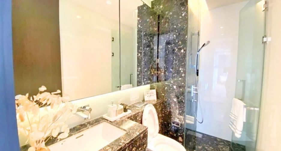 For rent 2 bedrooms condo in Khlong Toei, Bangkok