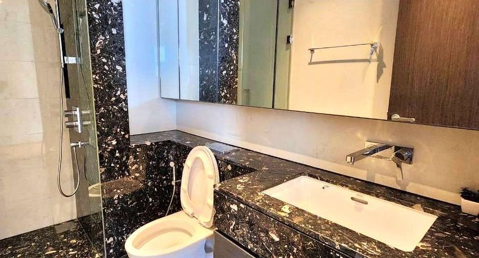 For rent 2 bedrooms condo in Khlong Toei, Bangkok