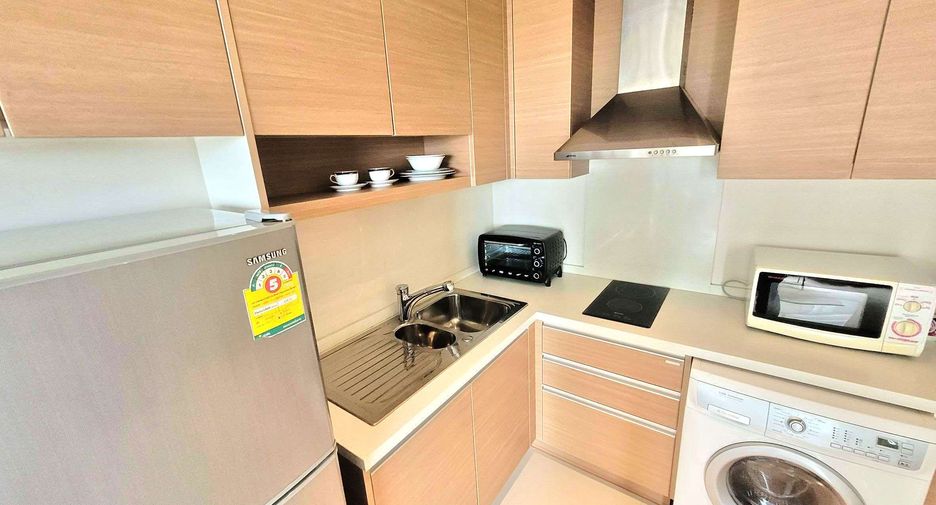 For rent 1 bed condo in Khlong Toei, Bangkok