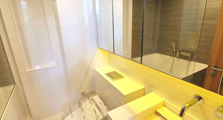 Wohnung zur Miete und zum Kauf mit 2 Zimmer in Watthana, Bangkok