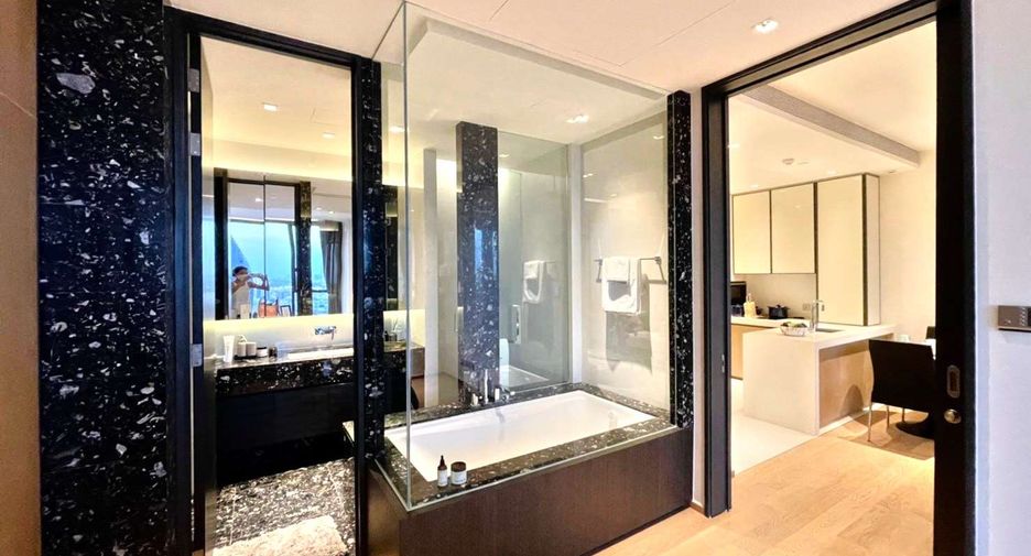 For rent and for sale 1 bed condo in Khlong Toei, Bangkok