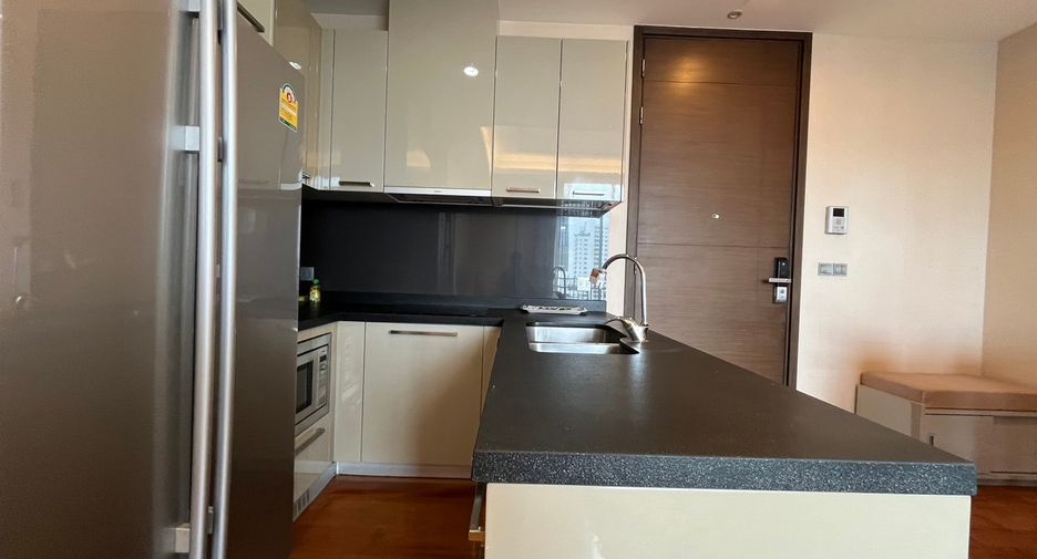 For rent 2 bedrooms condo in Watthana, Bangkok