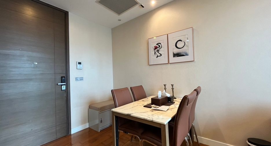 For rent 2 bedrooms condo in Watthana, Bangkok
