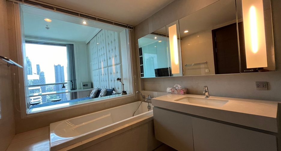 For rent 2 bedrooms condo in Watthana, Bangkok