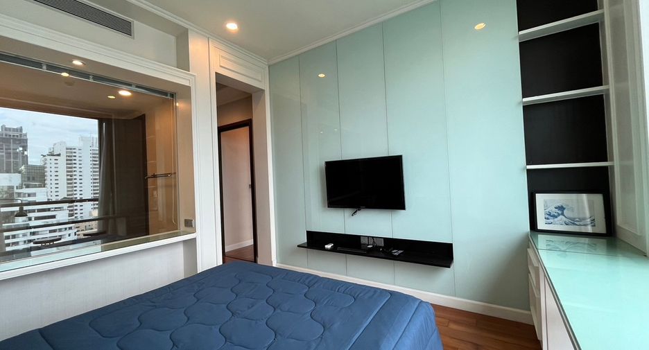For rent 2 bedrooms condo in Watthana, Bangkok