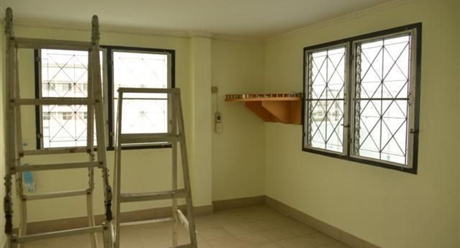 For sale 4 bedrooms townhouse in Bang Phli, Samut Prakan