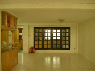 For sale 4 ベッドルーム townhouse in Bang Phli, Samut Prakan