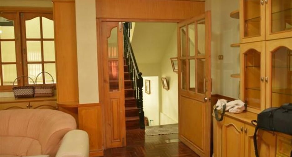 For sale 4 bedrooms townhouse in Bang Phli, Samut Prakan