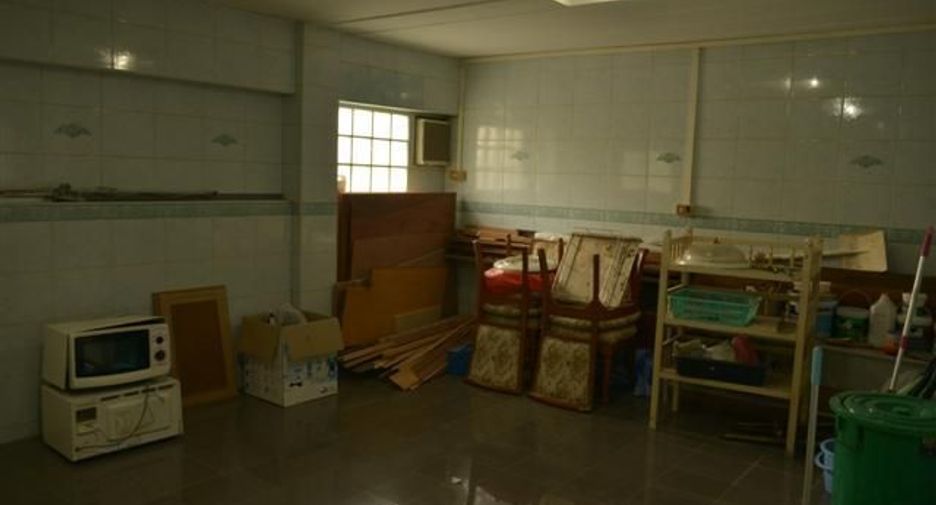 For sale 4 bedrooms townhouse in Bang Phli, Samut Prakan