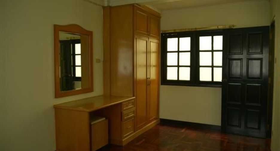 For sale 4 bedrooms townhouse in Bang Phli, Samut Prakan