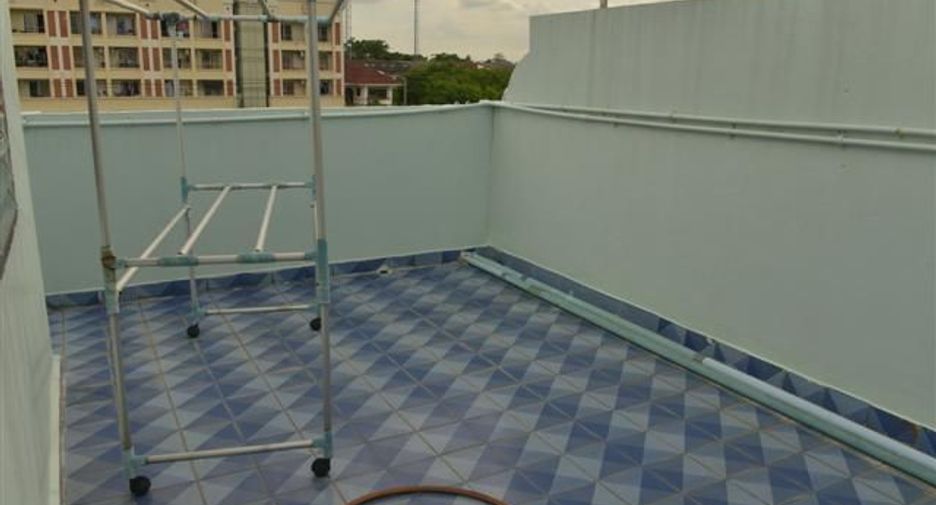 For sale 4 bedrooms townhouse in Bang Phli, Samut Prakan