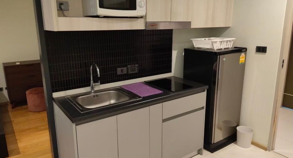 For sale 1 bed condo in Phra Khanong, Bangkok