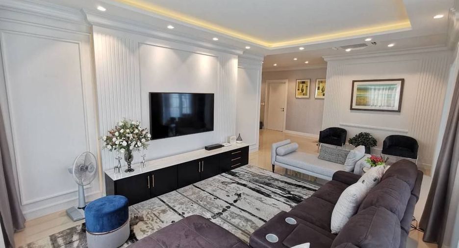 Casa en alquiler de 4 habitaciones en Bang Khen, Bangkok