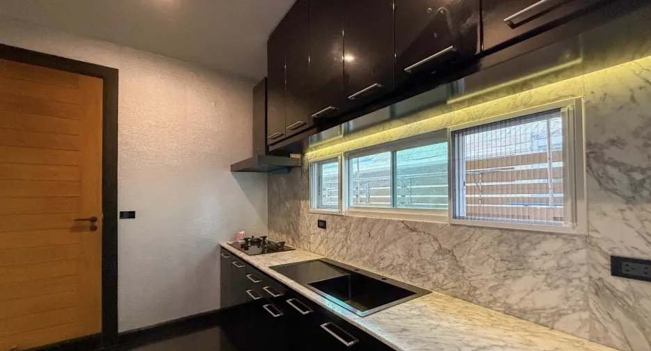Haus zum Kauf und zur Miete mit 5 Zimmer in Khan Na Yao, Bangkok