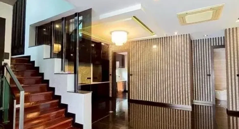 Haus zum Kauf und zur Miete mit 5 Zimmer in Khan Na Yao, Bangkok