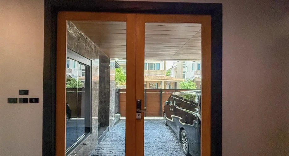 Haus zum Kauf und zur Miete mit 5 Zimmer in Khan Na Yao, Bangkok