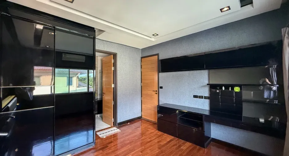 Haus zum Kauf und zur Miete mit 5 Zimmer in Khan Na Yao, Bangkok
