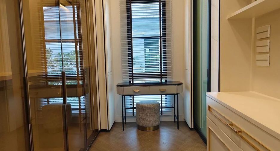 For rent 4 bedrooms house in Saphan Sung, Bangkok