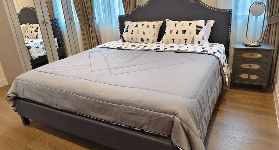 For rent 4 bedrooms house in Saphan Sung, Bangkok