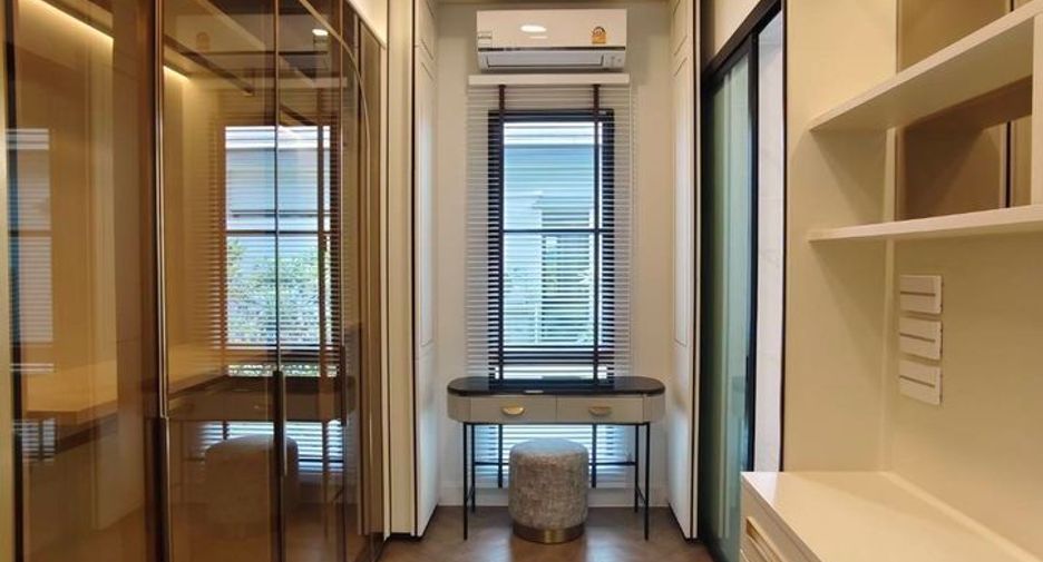 For rent 4 bedrooms house in Saphan Sung, Bangkok
