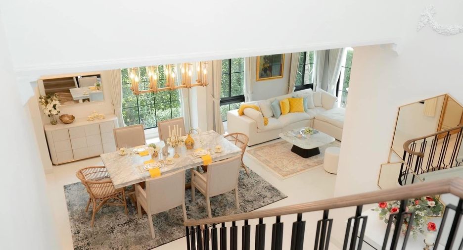 For sale 4 bedrooms house in Saphan Sung, Bangkok