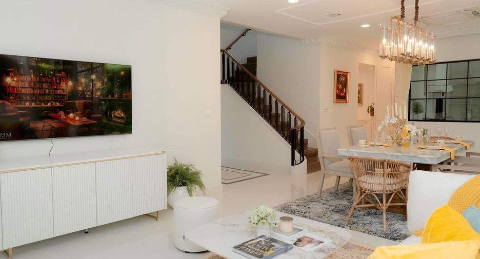 For sale 4 bedrooms house in Saphan Sung, Bangkok