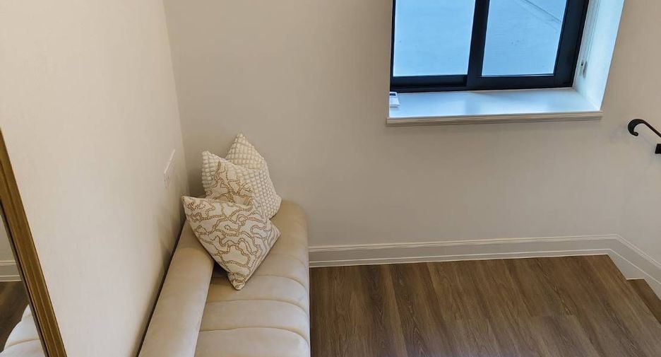 For rent 4 bedrooms house in Saphan Sung, Bangkok