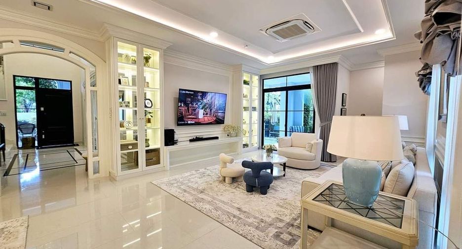 For sale 5 bedrooms house in Saphan Sung, Bangkok