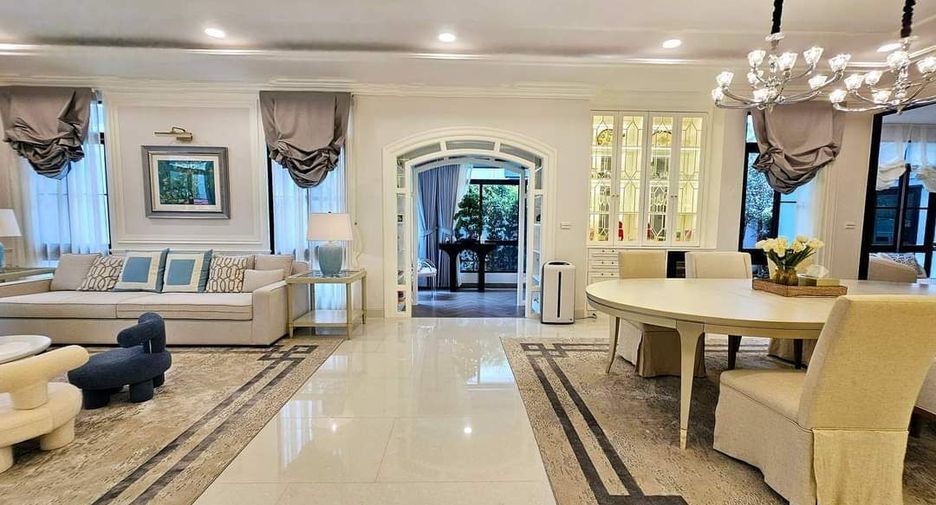 For sale 5 bedrooms house in Saphan Sung, Bangkok