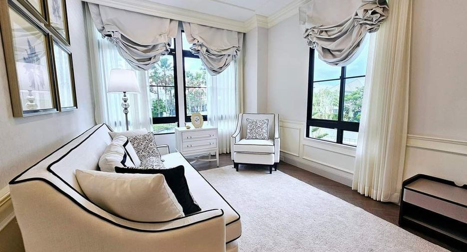For sale 5 bedrooms house in Saphan Sung, Bangkok