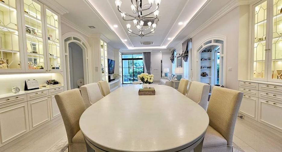 For sale 5 bedrooms house in Saphan Sung, Bangkok