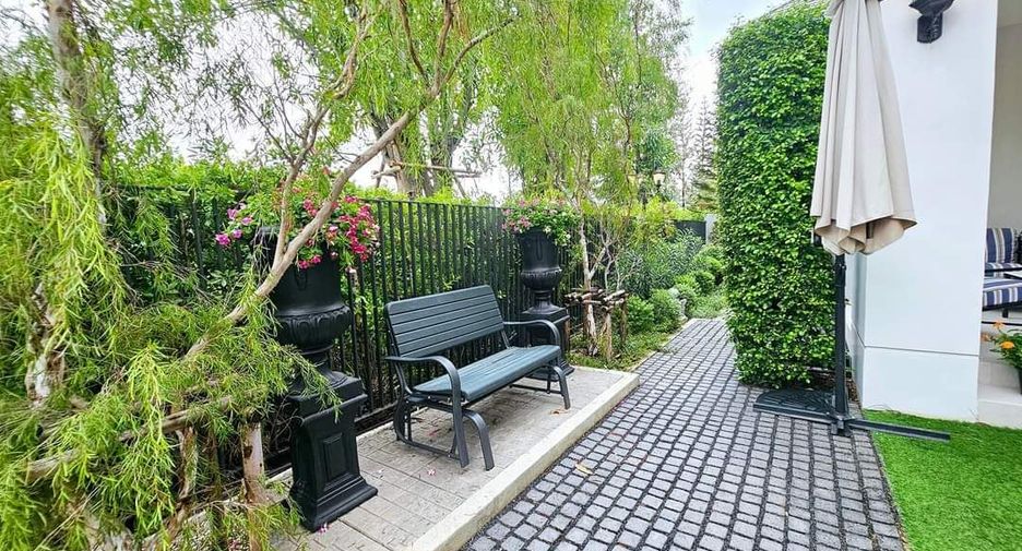 For sale 5 bedrooms house in Saphan Sung, Bangkok