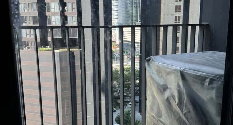 For rent studio condo in Huai Khwang, Bangkok