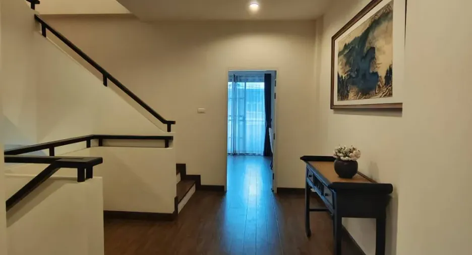 For rent 4 bedrooms townhouse in Hang Dong, Chiang Mai