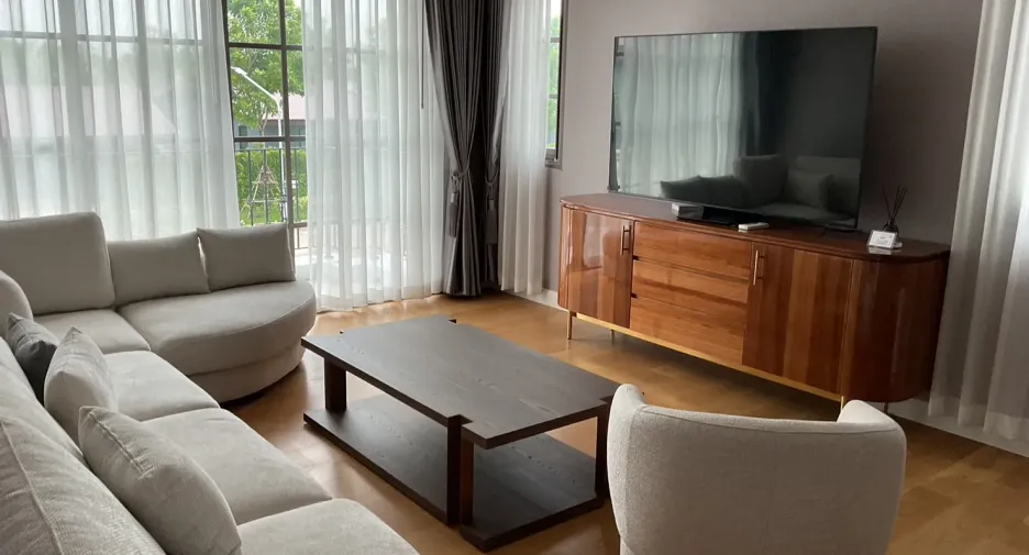 Haus zur Miete mit 5 Zimmer in Lam Luk Ka, Pathum Thani