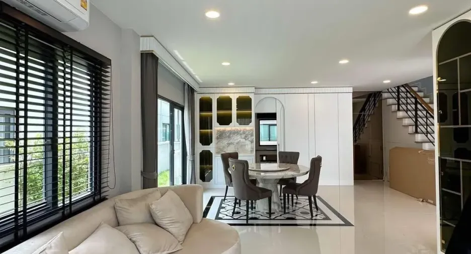 For rent 4 bedrooms house in Bang Phli, Samut Prakan