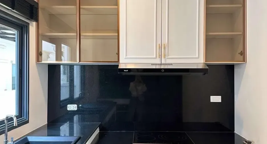 For rent 4 bedrooms house in Bang Phli, Samut Prakan