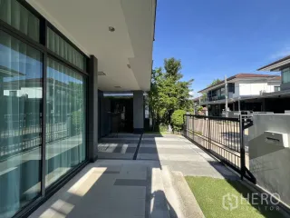 ให้เช่า 4 ห้องนอน บ้านเดี่ยว ใน บางกะปิ, กรุงเทพฯ