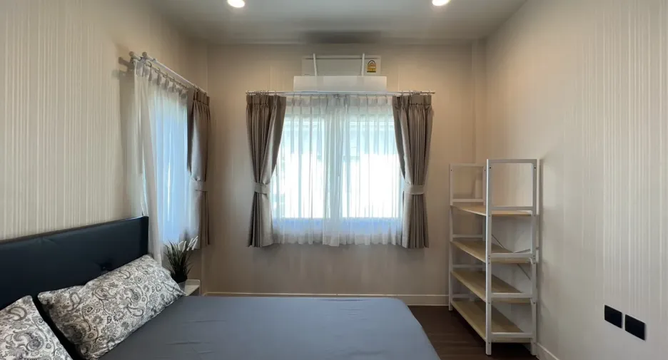 For rent 4 bedrooms house in Bang Kapi, Bangkok