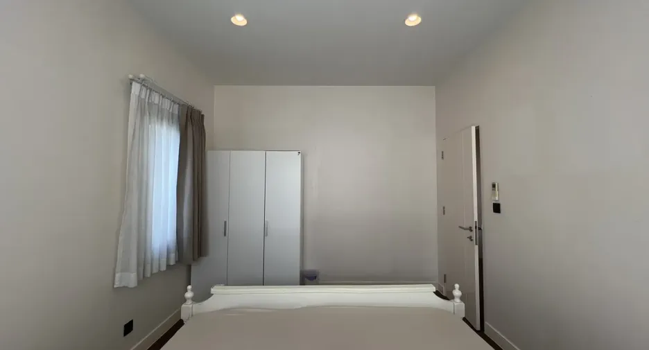 For rent 4 bedrooms house in Bang Kapi, Bangkok