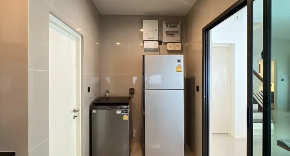 For rent 4 bedrooms house in Bang Kapi, Bangkok