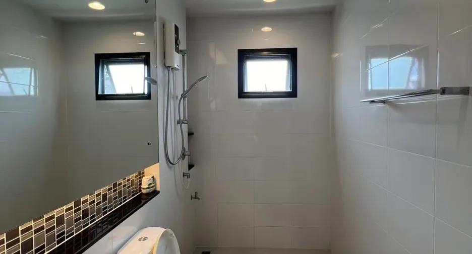 For rent 4 bedrooms house in Bang Kapi, Bangkok