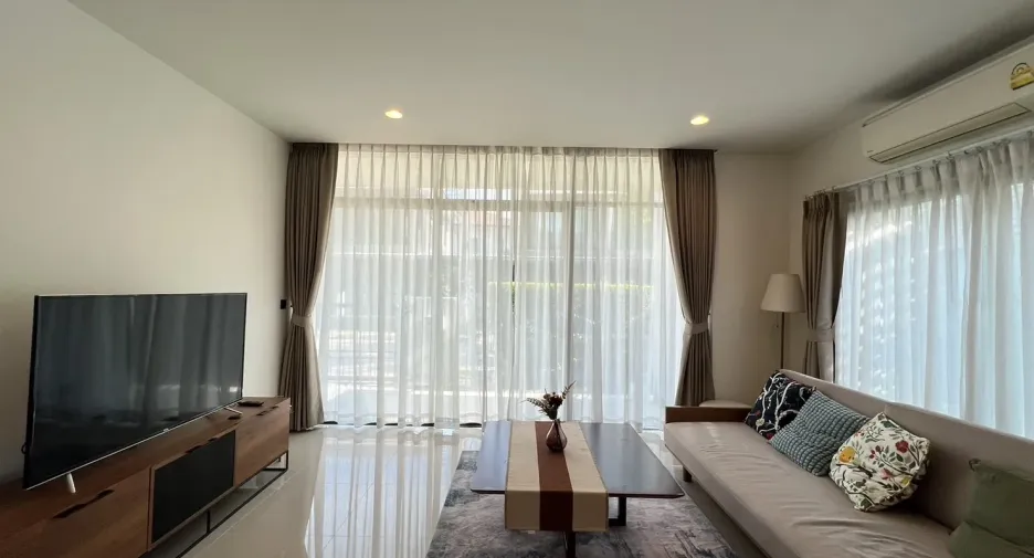 For rent 4 bedrooms house in Bang Kapi, Bangkok