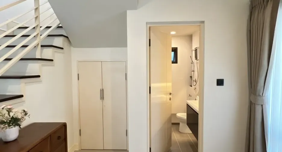 For rent 4 bedrooms house in Bang Kapi, Bangkok