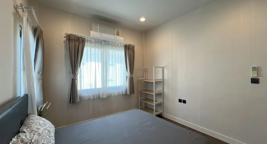 For rent 4 bedrooms house in Bang Kapi, Bangkok