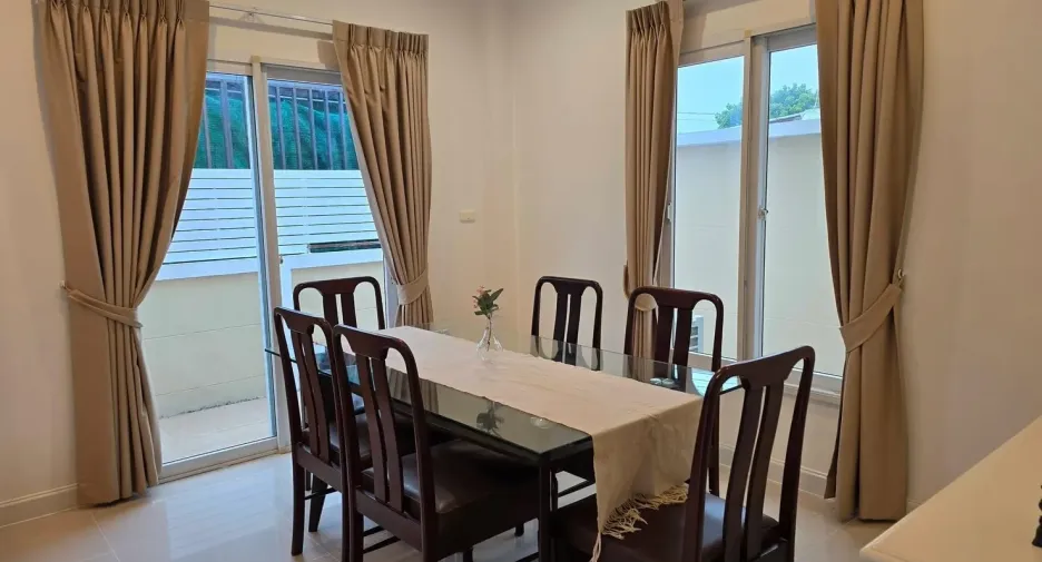 For rent 4 bedrooms house in Lat Krabang, Bangkok