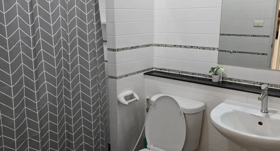 For rent 4 bedrooms house in Lat Krabang, Bangkok