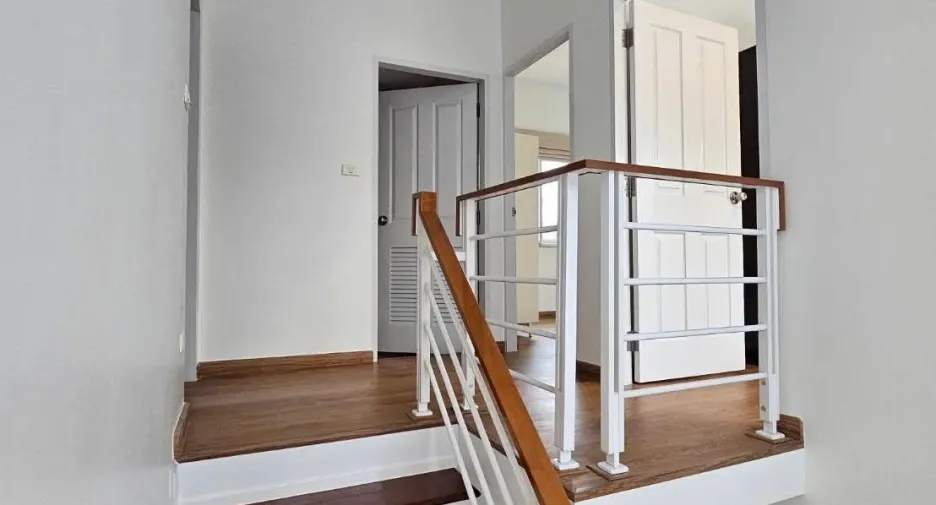 For rent 4 bedrooms house in Lat Krabang, Bangkok